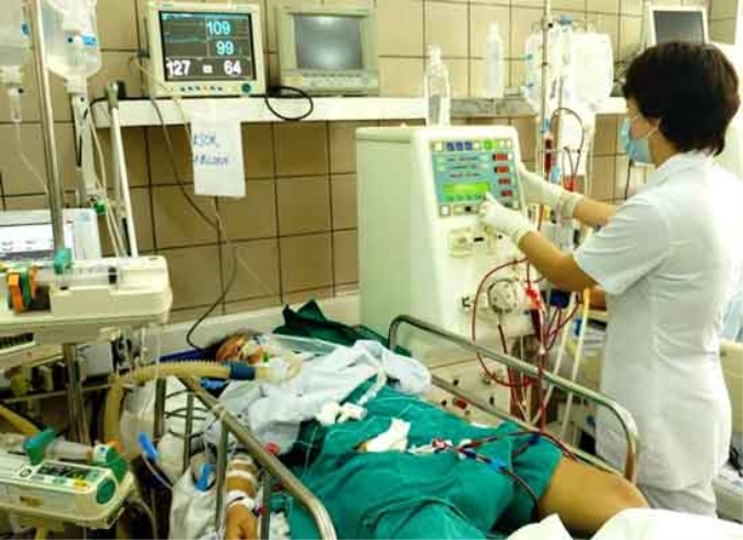 Một trường hợp hôn mê do ngộ độc rượu cấp cứu tại Trung tâm Chống độc thuộc Bệnh viện Bạch Mai
